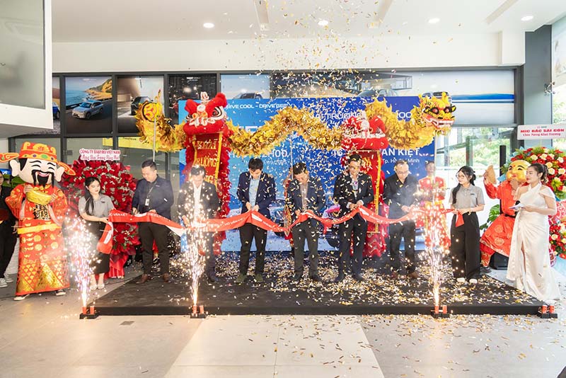 Khai trương showroom ô tô geely võ văn kiệt